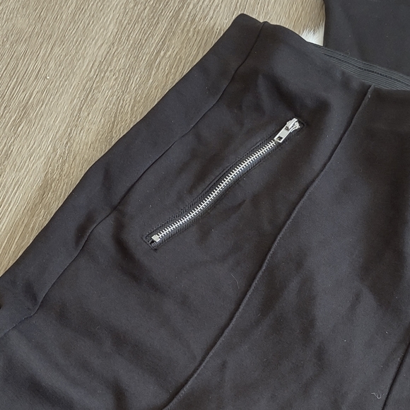 Forever 21 plus size black skinny pants 1X - Picture 3 of 4